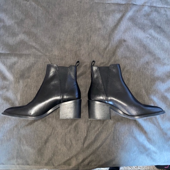 Steve Madden Boots ~ - Picture 3 of 5